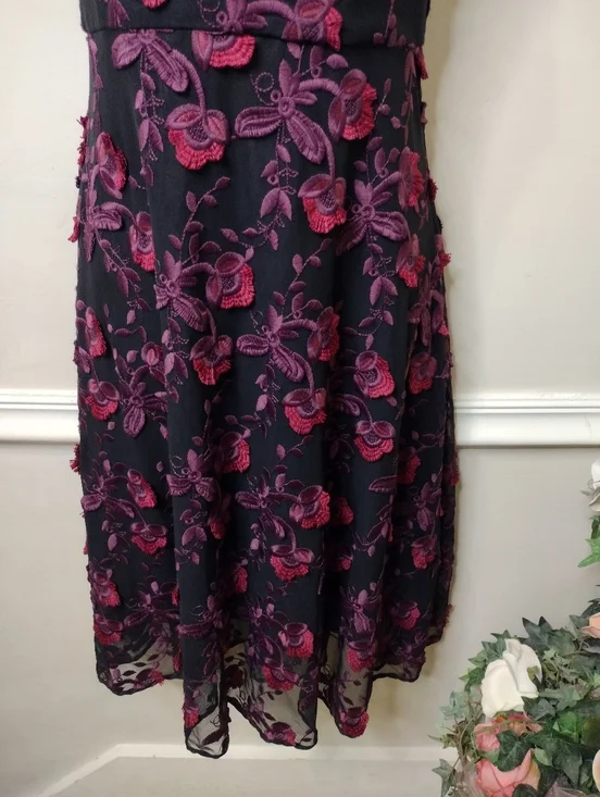 White House Black Market Sleeveless Black Dress With Burgundy Floral Embroidery - Picture 3 of 11